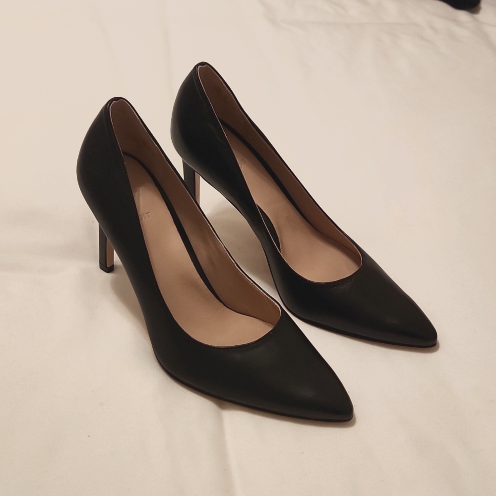 27 Edit Black Pumps
